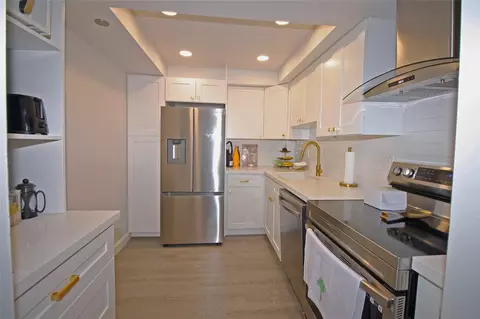 1100 Saint Charles Pl #521, Pembroke Pines, FL 33026