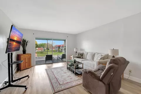12026 S Greenway Cir #203, Royal Palm Beach, FL 33411