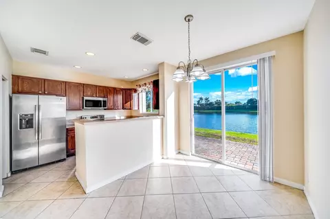 3141 Laurel Ridge Cir, Riviera Beach, FL 33404