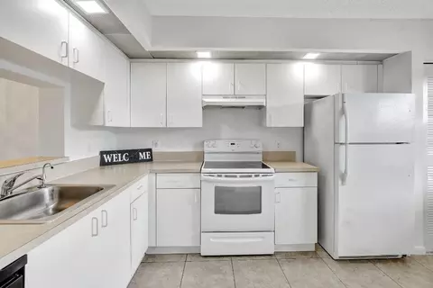 13105 SW 16th #212 L, Pembroke Pines, FL 33027
