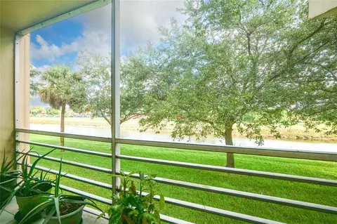 7991 N Sunrise Lakes Dr #204, Sunrise, FL 33322