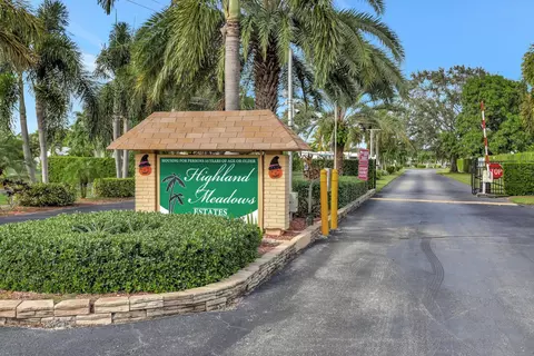211 NW 52nd Ct, Pompano Beach, FL 33064
