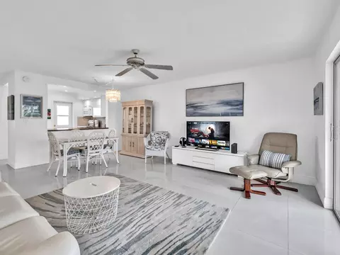400 NE 14th Ave #517, Hallandale Beach, FL 33009