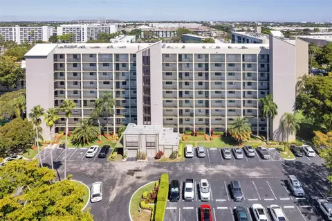 2205 S Cypress Bnd #104, Pompano Beach, FL 33069