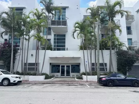 7744 Collins #20, Miami Beach, FL 33141