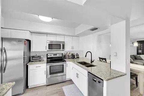 2379 SW 15th St #109, Deerfield Beach, FL 33442