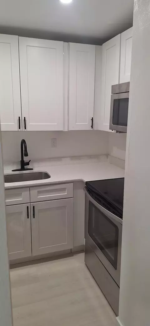 1305 W 46th St #237, Hialeah, FL 33012