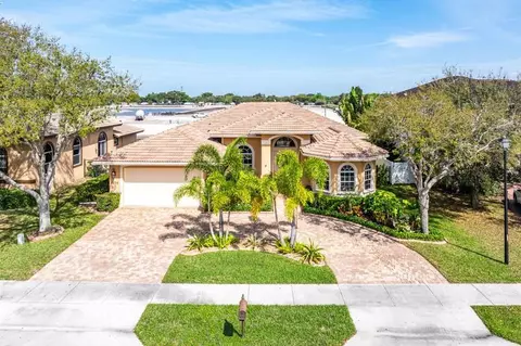 8235 SW 51st St, Cooper City, FL 33328