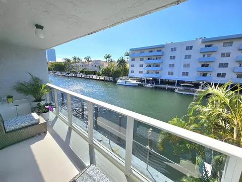 3868 NE 169th St #206, North Miami Beach, FL 33160