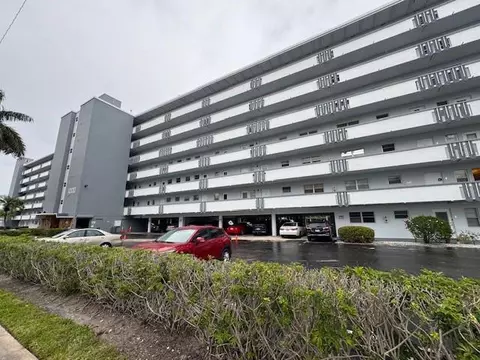 1000 NE 14th Ave #412, Hallandale Beach, FL 33009