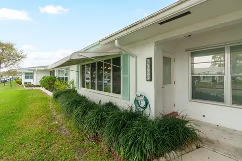 8704 NW 10th St #C84, Plantation, FL 33322