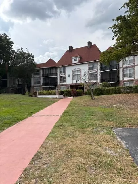 3650 Inverrary Dr #1P, Lauderhill, FL 33319