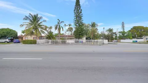 1041 NW 199th, Miami, FL 33169