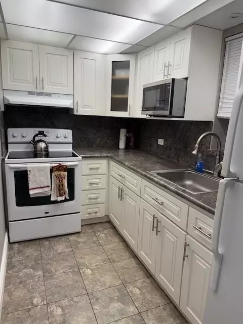 3201 NE 14th St #106, Pompano Beach, FL 33062