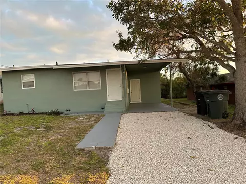 903 Avenue J, Fort Pierce, FL 34950