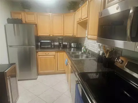 959 SE 2nd Ave #112, Deerfield Beach, FL 33441