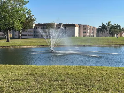 10303 Sunrise Lakes Blvd #104, Sunrise, FL 33322