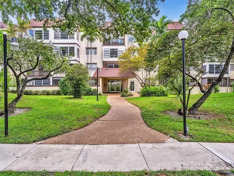 1681 NW 70th Ave #210, Plantation, FL 33313