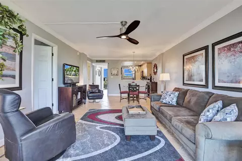 106 Royal Park Dr #4B, Oakland Park, FL 33309