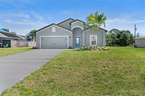 2431 Berkshire Blvd, Port Saint Lucie, FL 34952