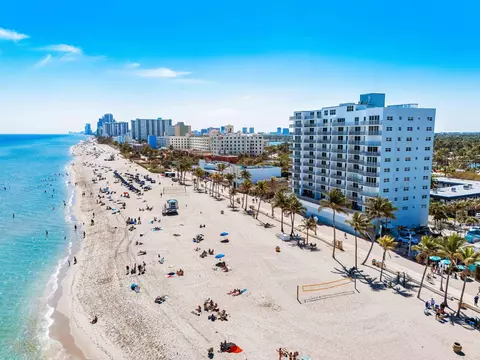 400 N Surf Rd #PH5, Hollywood, FL 33019