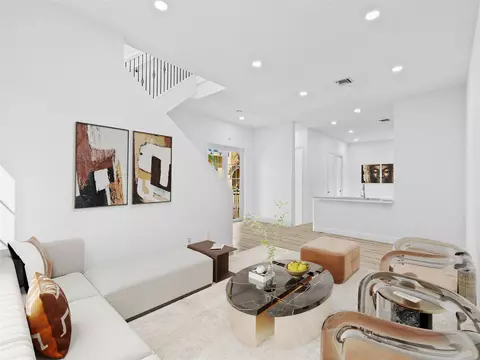 506 SE 7th St #301, Fort Lauderdale, FL 33301