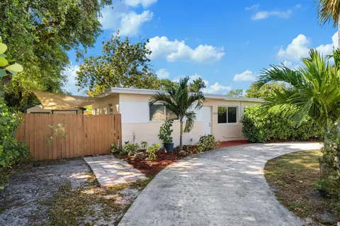 5844 SW 26th St, West Park, FL 33023