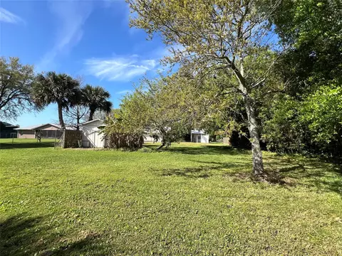 Exterior - 352 SW 85th Ave, Okeechobee, FL 34974 photo 4 of 9