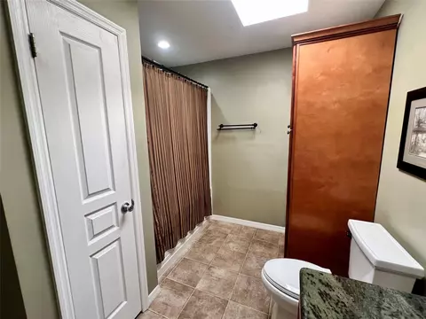 Bath - 352 SW 85th Ave, Okeechobee, FL 34974 photo 3 of 3