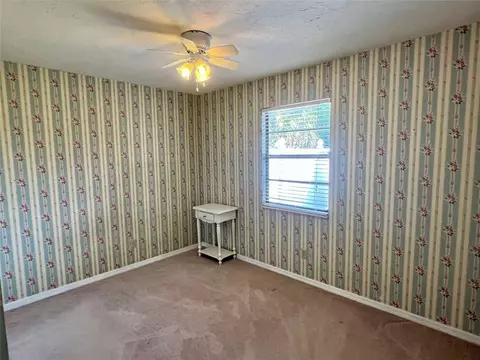 Bedroom - 352 SW 85th Ave, Okeechobee, FL 34974 photo 2 of 3