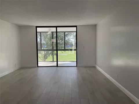 7340 NW 18th St #205, Margate, FL 33063