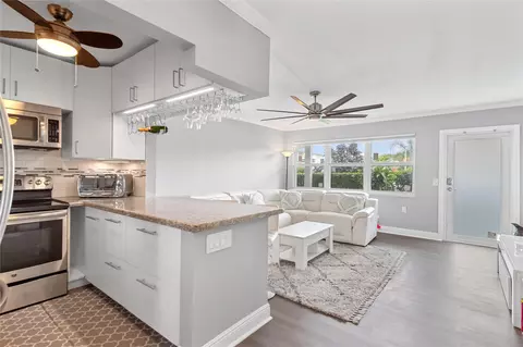 309 Oakridge R #309, Deerfield Beach, FL 33442