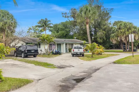 808 Philadelphia Dr, Jupiter, FL 33458