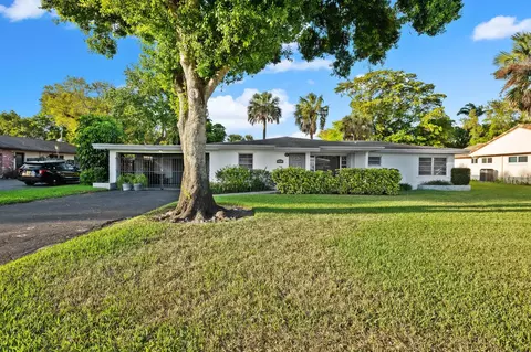 4057 SW 5th St, Plantation, FL 33317