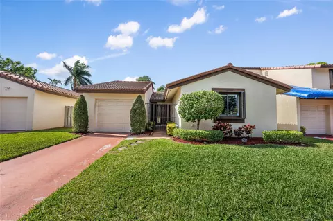 6353 Lantana Pines Dr, Lake Worth, FL 33462