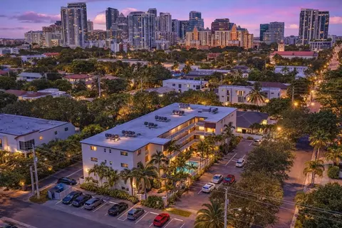 1220 NE 3rd St #205, Fort Lauderdale, FL 33301