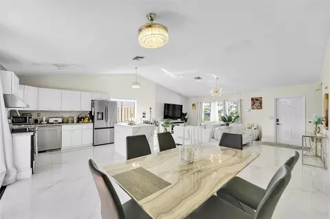 7516 SW 6th Ct, North Lauderdale, FL 33068
