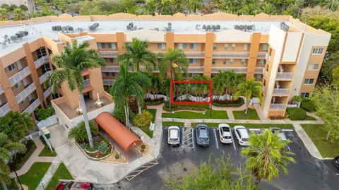 7715 Yardley #113, Tamarac, FL 33321