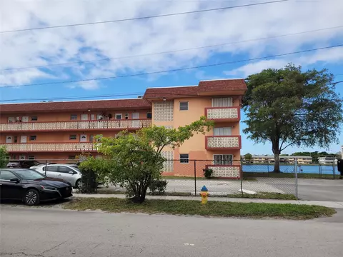 18900 NE 3rd Ct #521, Miami, FL 33179
