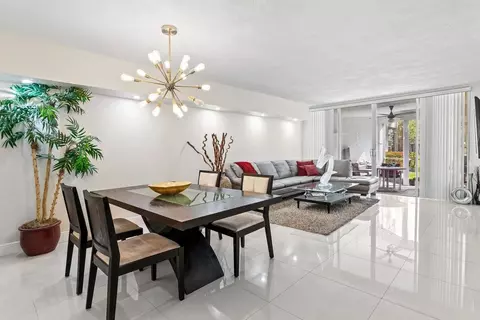 1900 Sabal Palm Dr #106, Davie, FL 33324