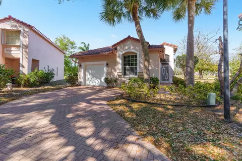 3954 NW 63rd Ter, Coral Springs, FL 33067