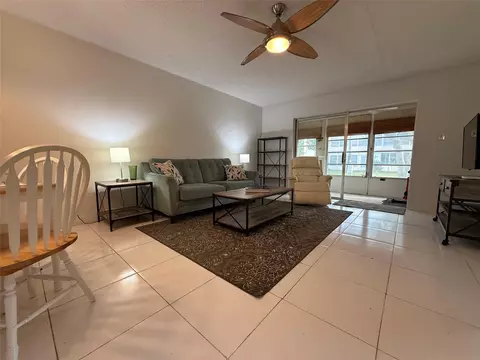 7500 NW 4th Pl #102, Margate, FL 33063