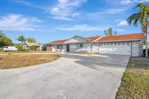 3059 Emerald Ln, Lake Worth, FL 33462