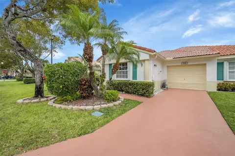 6141 Heliconia Rd, Delray Beach, FL 33484