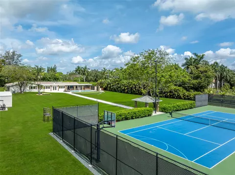 5060 Thoroughbred Ln, Southwest Ranches, FL 33330