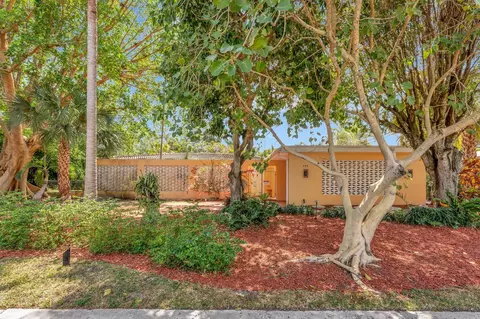 840 SW 3rd St, Boca Raton, FL 33486