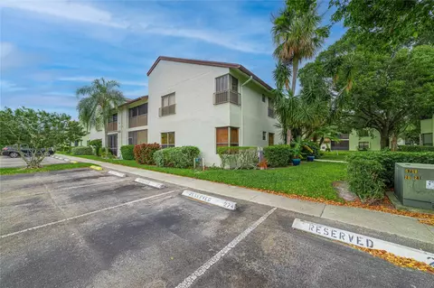 3119 Cocoplum Cir #33105, Coconut Creek, FL 33063