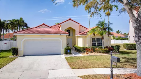 429 Cambridge Ln, Weston, FL 33326