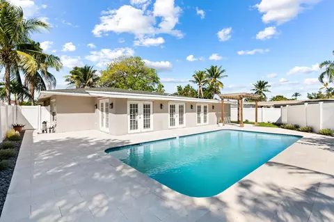 928 SE 10th St, Pompano Beach, FL 33060