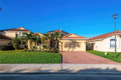 12421 Sand Wedge Dr, Boynton Beach, FL 33437